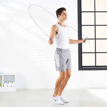 Carica l'immagine nel visualizzatore di Gallery, AmazonBasics Plastic Speed Jump Rope