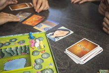 Carica l'immagine nel visualizzatore di Gallery, Asmodee - Dixit Gioco da Tavolo, Edizione in italiano, 8000 Single