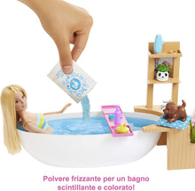 Carica l'immagine nel visualizzatore di Gallery, Barbie- Playset Bambola con Vasca da Bagno e Accessori Giocattolo per Bambini 3+ Anni, Multicolore, GJN32