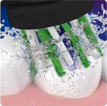 Carica l'immagine nel visualizzatore di Gallery, Oral-B CrossAction Testine di Ricambio per Spazzolino Elettrico Edizione Nera con Tecnologia CleanMaximiser, Confezione da 8 Pezzi 8 Testine