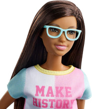 Carica l'immagine nel visualizzatore di Gallery, Barbie Carriera a Sorpresa, Bambola con Abiti e Accessori, GFX86