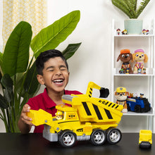 Carica l'immagine nel visualizzatore di Gallery, PAW Patrol Camion Ultimate Rescue Construction con Luci, Effetti Sonori e...