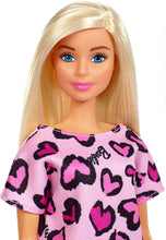 Carica l'immagine nel visualizzatore di Gallery, Barbie- Bambola Bionda con Abito Rosa con Cuoricini e Scarpe Giocattolo per Bambini 3+ Anni, Multicolore, GHW45