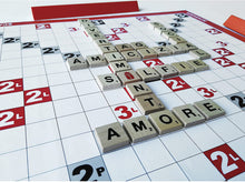 Carica l'immagine nel visualizzatore di Gallery, Spin Master- SCARABEO, GIOCO DI PAROLE, GIOCO DA TAVOLO, DA 8 ANNI, 6033993 Versione classica