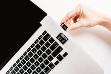 Carica l'immagine nel visualizzatore di Gallery, Lexar Schede Professional 1000x 32GB SDHC UHS-II 32GB, Nero - Ilgrandebazar