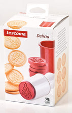 Carica l'immagine nel visualizzatore di Gallery, Tescoma 630114 Delicia Timbro per Biscotti 6 Decori Natalizi, Plastica, Rosso, 1 Pezzo