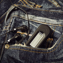 Carica l'immagine nel visualizzatore di Gallery, Intenso Music Walker - Lettore MP3, 8GB Nero, con Auricolari