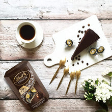 Carica l'immagine nel visualizzatore di Gallery, Lindt Cornet Lindor 70% Cacao, Circa 16 Praline, 200g