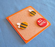 Carica l'immagine nel visualizzatore di Gallery, Bee mine - apine simpatiche - San Valentino - innamorati - multicolore - Ilgrandebazar