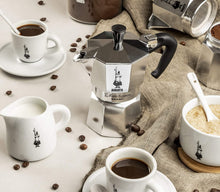 Carica l'immagine nel visualizzatore di Gallery, Bialetti Moka Express Caffettiera in Alluminio, Argento, 6 Tazze
