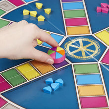 Carica l'immagine nel visualizzatore di Gallery, Hasbro Gaming - Trivial Pursuit (Gioco in Scatola), 16 anni +, 2 - 4 giocatori, C1940103