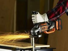 Carica l'immagine nel visualizzatore di Gallery, Smerigliatrice angolare 125 115 mm 18 V, BLACK+DECKER BCG720N-XJ Senza batteria