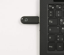 Carica l'immagine nel visualizzatore di Gallery, ConBee II, Gateway USB universale Zigbee II