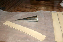 Carica l'immagine nel visualizzatore di Gallery, Coni per croissant da forno Set 10 pezzi Acciaio inossidabile (140 mm x...