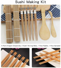 Carica l'immagine nel visualizzatore di Gallery, Kit completo per fare sushi, Set con tappetini in bambù bacchette e spatole riso