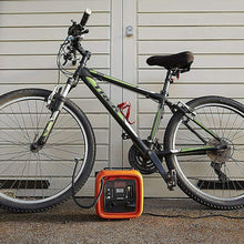 Carica l'immagine nel visualizzatore di Gallery, Compressore Portatile Compatto Senza Serbatoio BLACK+DECKER ASI400-XJ 8.27 Bar