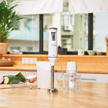 Carica l'immagine nel visualizzatore di Gallery, Frullatore ad immersione in acciao inox BLACK+DECKER BXHBA600E, 600W + accessori