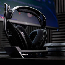 Carica l'immagine nel visualizzatore di Gallery, ASTRO Gaming A50 Cuffia Gaming Wireless e Base di Ricarica, 4° Gen per PS5, PS4