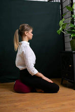 Carica l'immagine nel visualizzatore di Gallery, Present Mind - Cuscino rotondo da meditazione, lavabile, con imbottitura in...