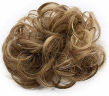 Carica l'immagine nel visualizzatore di Gallery, Chignon elastico per capelli con capelli finti color biondo cenere da 30 g, Coda