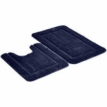 Carica l'immagine nel visualizzatore di Gallery, AmazonBasics - Set di tappeti da bagno con bordi scolpiti, 2 pezzi Blu Scuro