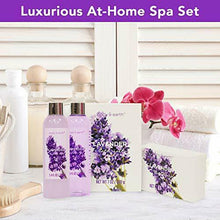 Carica l'immagine nel visualizzatore di Gallery, Cesto regalo Bath Spa per donna, Body &amp; Earth Set 4 pezzi spa...