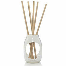 Carica l'immagine nel visualizzatore di Gallery, YANKEE CANDLE Kit per Diffusore di Aroma con Bastoncini Profumati, con...