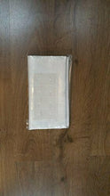 Carica l'immagine nel visualizzatore di Gallery, TYVEK House Wrap Ground Sheet – 2.5 m x 1.5 m – con 4 occhielli