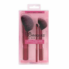 Carica l'immagine nel visualizzatore di Gallery, Real Techniques Rebel Edge Trio set di pennelli trucco per viso/guance e...